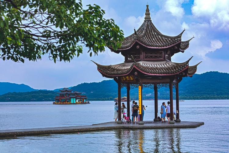 到杭州西湖旅游攻略_西湖攻略杭州旅游到哪里_到杭州西湖怎么玩